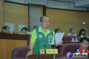 市議員游吾和表示，如果要拿掉60分貝線，如何分級也必須要有對策。(圖／桃園市議會提供)