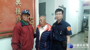 近百老翁木柵迷途　熱心警協助返家