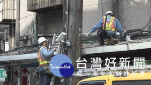 新北市政府與13家有線系統業者共同建置的公共監測平台，今年增設40個監測點，使得範圍涵蓋全市29區，讓防汛系統更完備。（圖／新聞局提供）