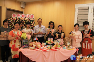 教育局黃靜怡副局長出席暑期育樂營報名開跑記者會，今年市府各局處共提供超過800個營隊梯次，高達20,000人次參加機會。（圖／記者黃村杉攝）
