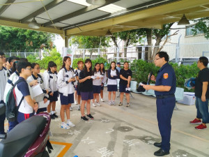 桃園市政府警察局為加強交通事故預防，針對「新手騎士」，辦理「成年禮-考照暨安全駕駛」活動。

