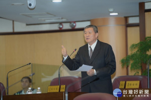 市議員吳宗憲在總質詢要求市府提出觀音未來發展規劃，另建議月桃路道路拓寬工程可全面進行、中油三接建廠回饋金應直接回饋當地居民(圖/桃園市議會提供)