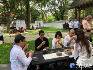 「茶器。水墨藝術展-無人為」昭和十八J18登場 黃敏惠市長揭幕