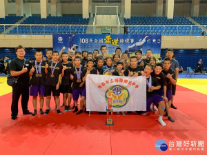 全國柔道錦標賽表現優異，楊梅國中獲男團體三連冠​。