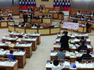 議會市政總質詢由何博文、鍾宏仁、周雅玲、李坤城、鄭宇恩、彭佳芸、張志豪、王淑慧等議員質詢。（圖／記者黃村杉攝）