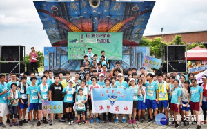 臺南都山海圳綠道馬拉松，港明師生展現健康活力。