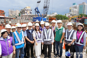 桃園市長鄭文燦現勘鐵路地下化先導工程。