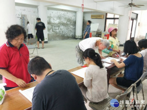 楊梅區公所伯公岡公園旁妙靈宮舉辦提案投票。
