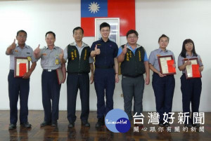 虎尾警察分局為加強新進義警人員教育訓練、有效提升義警協勤技能，辦理義勇警察基本訓練，並表揚績優隊員。（記者陳昭宗拍攝）