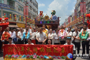 國曆6月6日天津媽祖遶境祈安停駕新港奉天宮，五尊媽祖首度聚首訪台匯親