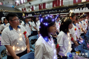 嘉市宏仁女中畢典 黃敏惠市長勉勵學弟妹敢夢、築夢 豐富人生