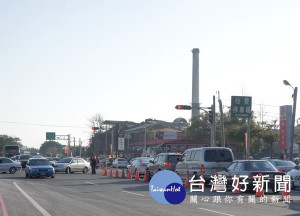 因應端午節連假，北港警方於各易壅塞路段，規劃員警加強疏導，指引用路人行車動線，讓民眾享受開心假期。