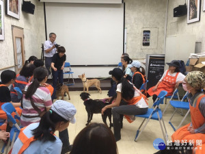 幫助動物社會化　北市動保處辦多元化志工課程