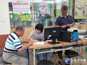 衛生局108年起與台北區監理所合作，提供全市75歲長者體檢及換照一站式服務