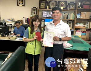 台塑企業「王詹樣基金會」關懷鄰近鄉鎮弱勢家庭，辦理獎助學金發放，帶動向學風氣，期許培育更多優秀人才。（記者陳昭宗拍攝）