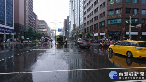 因應梅雨季節　北市警加強雨天交通疏導