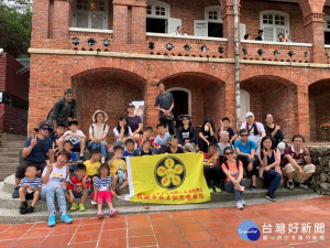 高鐵愛心關懷列車帶著桃園弘化懷幼院的孩子們，走訪壽山國家自然公園、西子灣、打狗英國領事館文化園區等景點。

