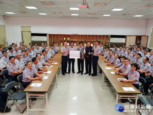 楊梅民防中隊張長榮，有感世上苦人多由敏盛醫院集團捐助楊梅區低收入戶新台幣30萬元整。
