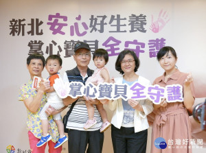 新北市將所有出生低於1,500公克的掌心寶貝納入全方位專業醫療關懷網絡，提供從出生至滿2歲寶貝個別化的照顧及系統性的追蹤管理，是全國首創。（圖／記者黃村杉攝）