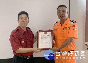 海巡署第四岸巡隊為強化緊急救護效能，邀請雲林縣消防局針對CPR心肺復甦術及救生觀念進行交流研討。（記者陳昭宗拍攝）