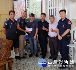 得知轄區弱勢家庭有難，北辰所副所長吳振尼主動聯絡「雲林縣夜市慈愛組織會」募集善款，讓長者得以順利安葬。