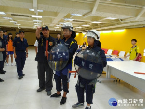 八德警察分局舉辦「108年暑期少年活動-鑑識警察防災教育體驗營」。


