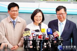 總統蔡英文強調快速檢討警察值勤使用武器防衛。