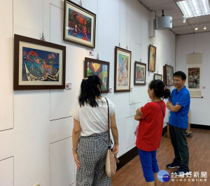 集集國中第三屆織夢集師生美展作品。