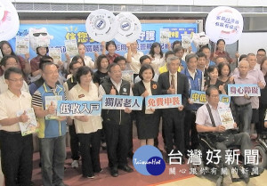 雲林縣政府推廣裝設「住宅用火災警報器」，並頒發感謝狀予主動捐贈住警器單位，期能傳達民眾正確的家庭防災觀念。