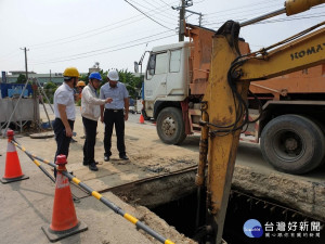 高雄市洪東煒副市長關心區政，視察鳥松防汛工程。