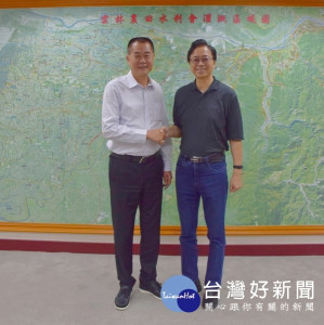 前行政院長張善政參訪雲林農田水利會，水利會長林文瑞熱情接待，並和在地農民進行「與農有約」座談。