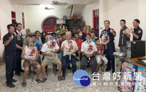 北港警分局於口湖召開治安座談會，宣導民眾防毒、防制詐騙，希望年輕學子暑期打工應小心，避免受害。