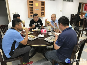 分局長李建民表示，透過團膳早餐的方式讓員警每日都可以吃到豐盛的餐點。