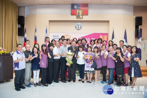 嘉義市108學年度公立國民中小學校長交接典禮 市長黃敏惠期許校長勇於承擔、樂在教育