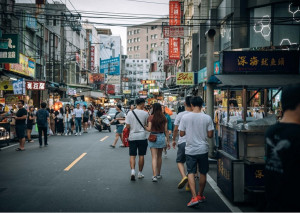 桃園市中壢區中原商圈。（圖／部落客包子爸提供）