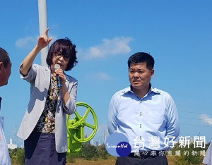 蘇治芬偕同許忠富發表聲明，將以「斗笠苦行300里」行動明志，全力輔選許忠富競選雲林海線立委的決心。