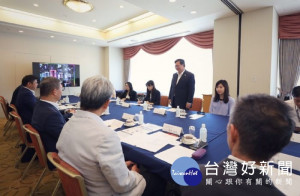 鄭市長致詞表示，期望明年桃園水族館能順利開幕，像日本水族館一樣經營有成，展現吸引遊客的魅力

