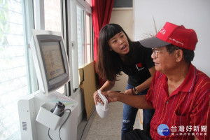 台東敬老好視力公益專案　饒慶鈴允改善弱勢長者視力