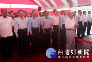 台塑六輕廠區舉辦「中元普渡暨消災祈福三時繫念法會」，準備430桌豐盛供品祭祀「好兄弟」，祈求無災無禍、萬事如意。