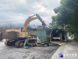 遏止新違建氾濫　北市建管處拆除立賢路等6處違建（圖／台北市政府提供）