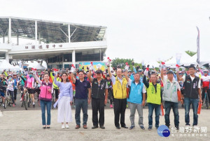 雲嘉南濱海國家風景區管理處舉辦「濱海小鎮慢旅自行車騎遊」活動，邀民眾體驗質樸的漁村小鎮風貌與濃濃人情味。