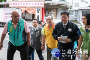 市長前往桃殯慰問罹難者家屬

