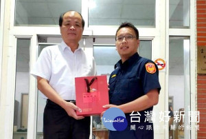 北港警方落實勤務破獲重大刑案及社會囑目竊盜案，雲林縣警察局長顏旺盛特前往頒發破案咖啡，期勉治安更平穩、民眾更安全。（記者陳昭宗拍攝）