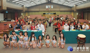 彰基歡度祖父母節，三代復古走秀超吸睛。