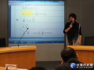 計程車駕駛英、日語會話班，由大學推廣教育部英文及日文老師授課，授課內容以駕駛與乘客間的應用對話為主，課程全部免費。