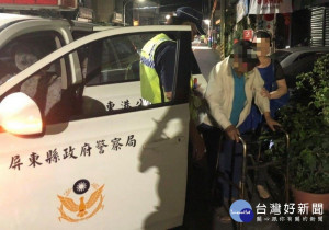 老翁寒夜在外家屬憂心　暖心警護送返家