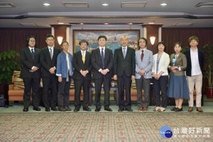 東京大學兩岸關係研究小組率團拜會市府，高雄市長韓國瑜表達誠摯歡迎。