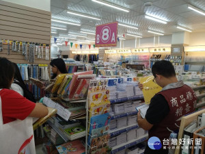 經發局提醒民眾，產品如未標示廠商名稱、地址、電話等資訊，一旦發生爭議將求償無門。