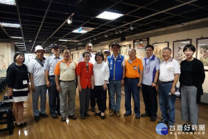 黃敏惠市長參觀嘉義市退伍軍人協會108年會員書畫美展「中華之藝」