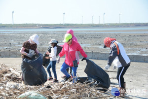 澎湖湖西沙港村、東石村淨灘　維護美麗海岸線